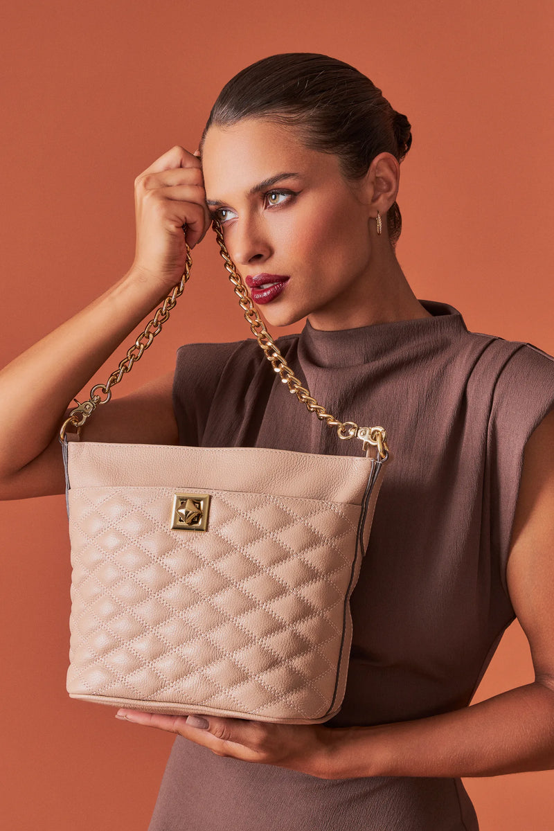 Bolsas boho: como harmonizar com a estação da primavera?