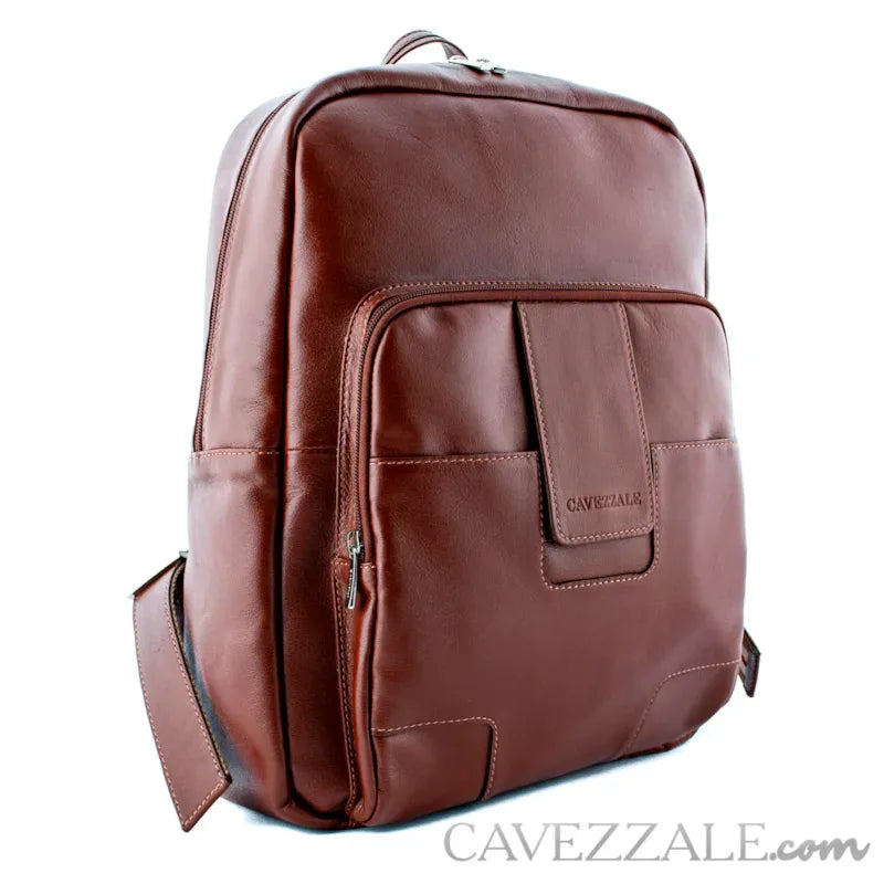Como usar bolsas de couro como acessório masculino