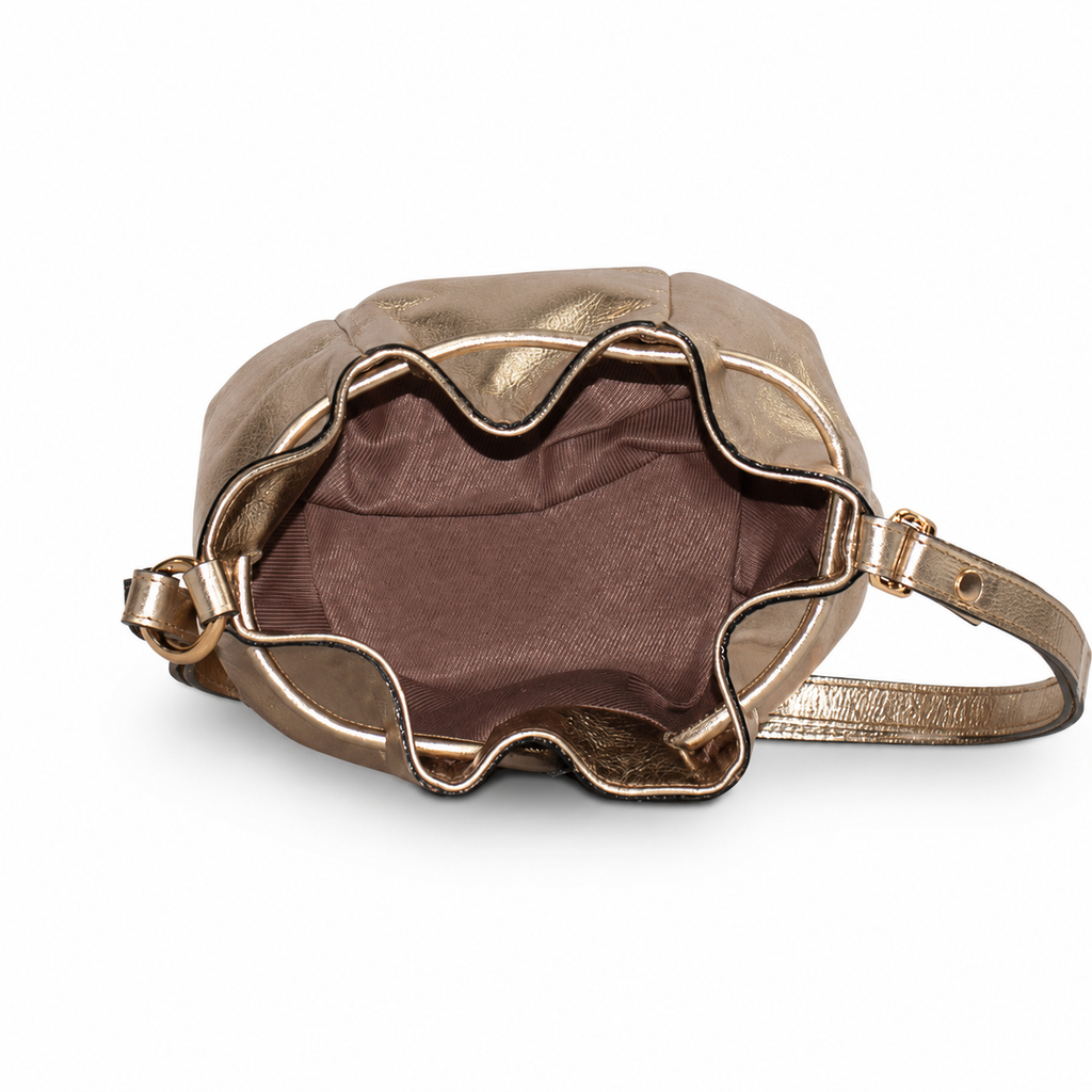 Bolsa Bucket de Couro Metalizado Cavezzale Ouro Light 106030