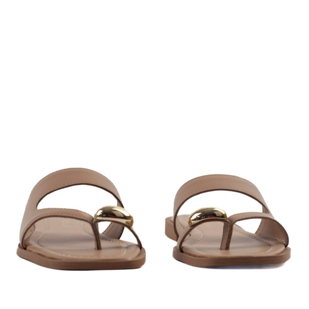 Sandália de Couro Atanado Cavezzale Fendi 105407
