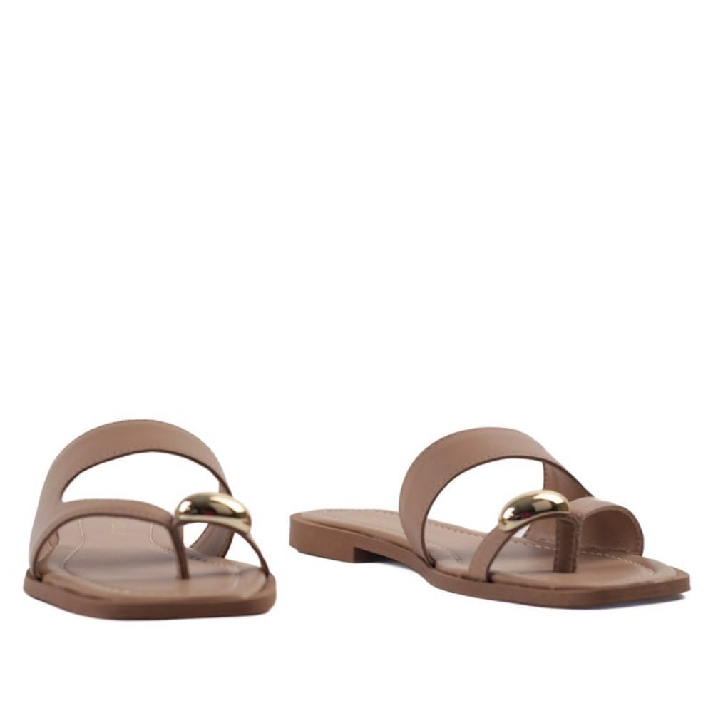 Sandália de Couro Atanado Cavezzale Fendi 105407