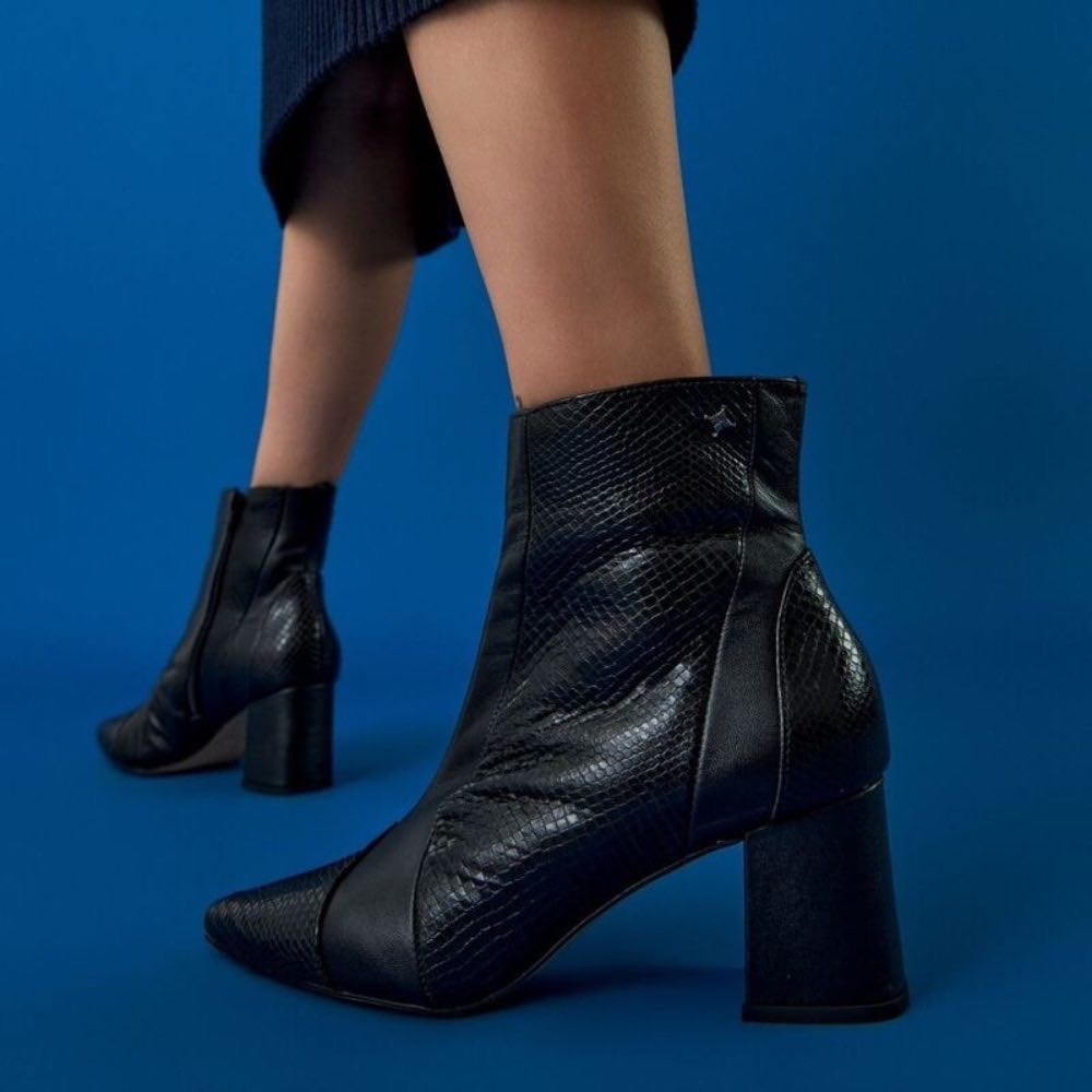 Bota Curta de Couro Snake Cavezzale Preto 105730