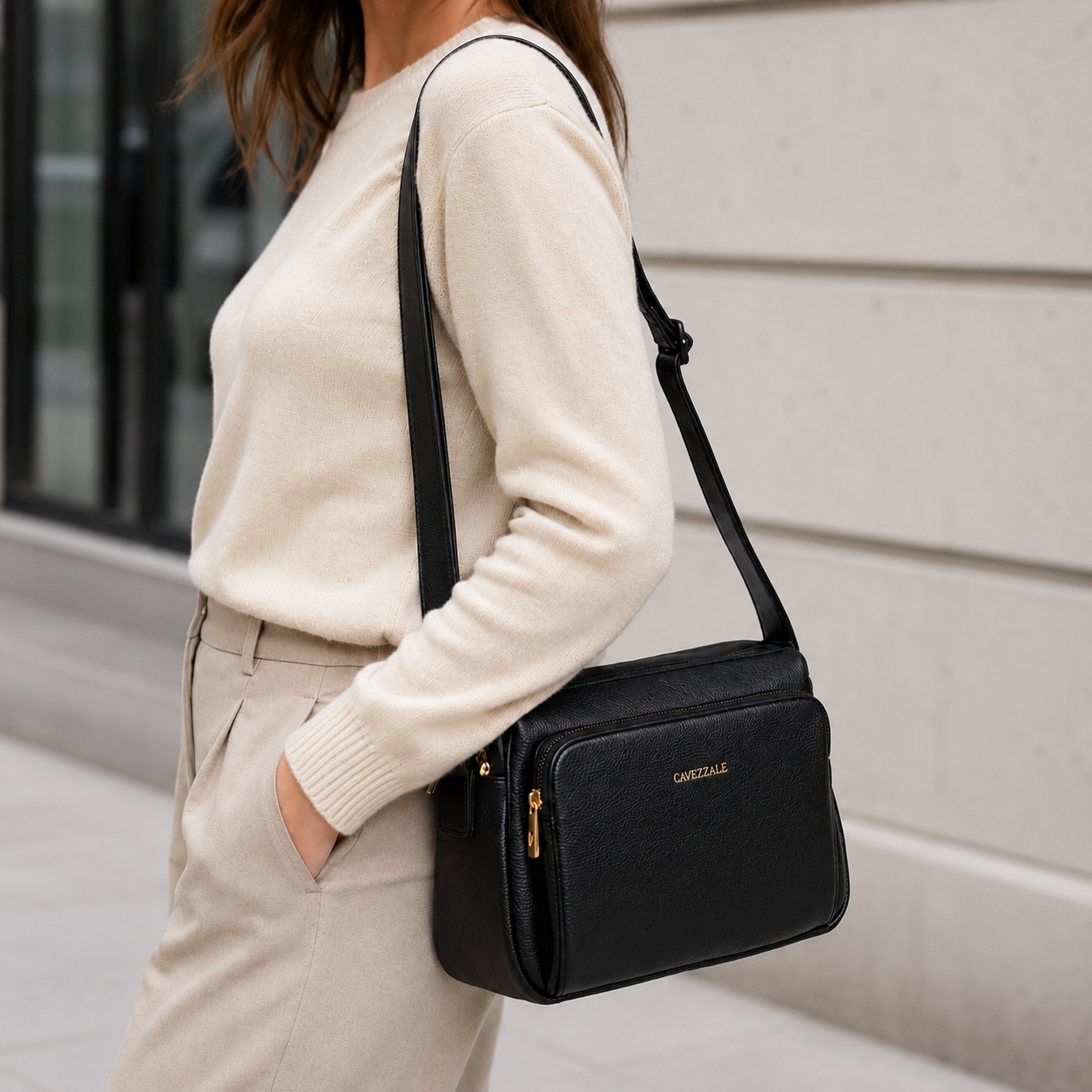 Bolsa Tiracolo Média Feminina Cavezzale Preto 105539