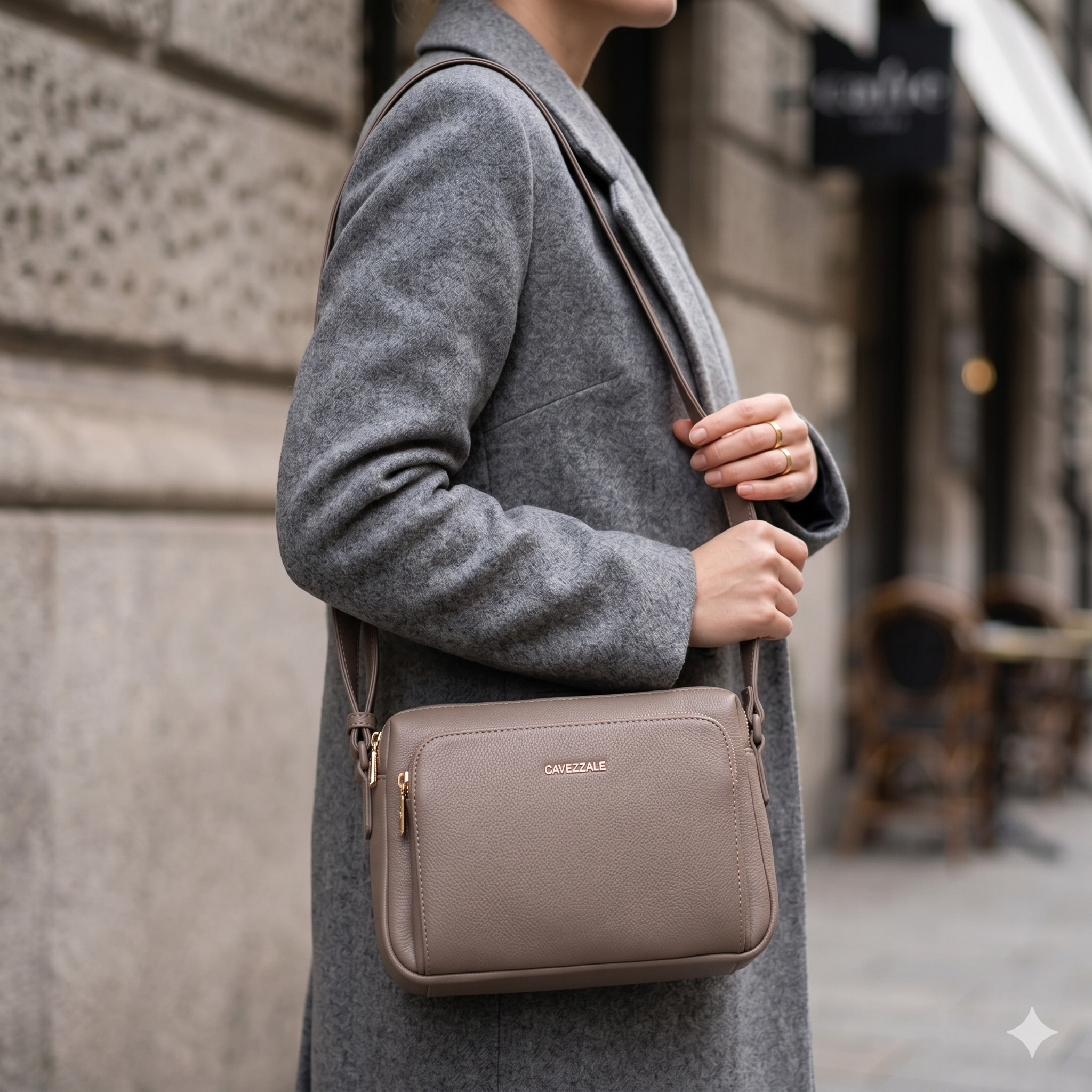 Bolsa Tiracolo Média Feminina Cavezzale Bege 105539